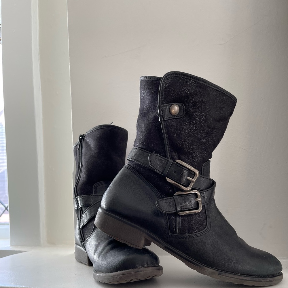 Fantastic baretrape boots